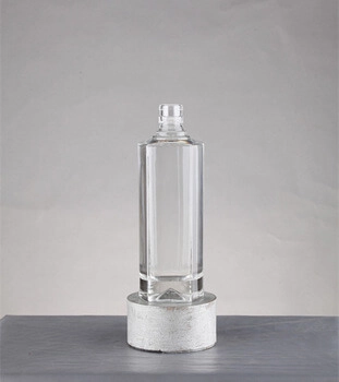 RS068 · Bottiglia per distillati