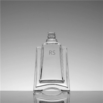 RS111 · Bottiglia per distillati